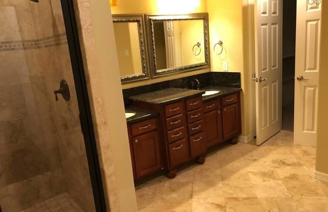 4 Story Rooftop - Executive Corporate Housing - Photo 14