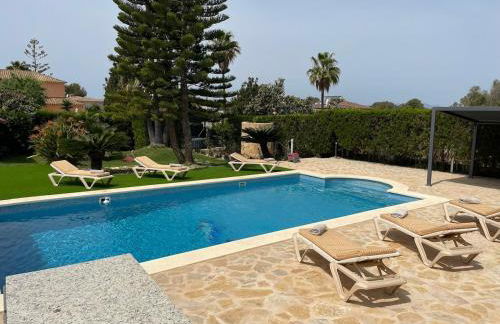 Schönes Ferienhaus Caesar mit großem Pool und Garten - Foto 39