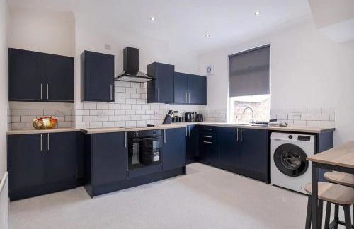 Recently renovated stylish home parking - Pass the Keys - Photo 11