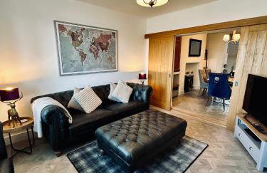 Luxury Pet Friendly 3 Bedroom Home with Copper Bath - Photo 9