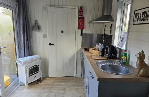 Glamping Hut - Sleeps 2 hot tub & parking - Foto 16