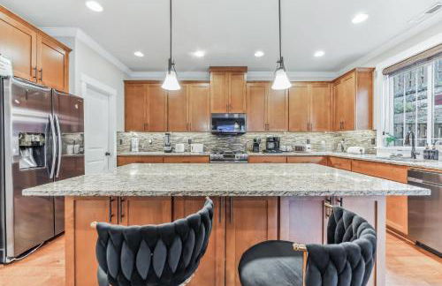 Spacious family and kids friendly house with backyard, fireplace, grill perfect for work crews - Foto 3