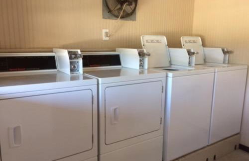 River Wilderness Waterfront Cabins - Photo 16