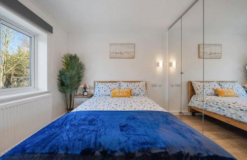 Newly Refurbished 2 Bed Flat - Photo 12