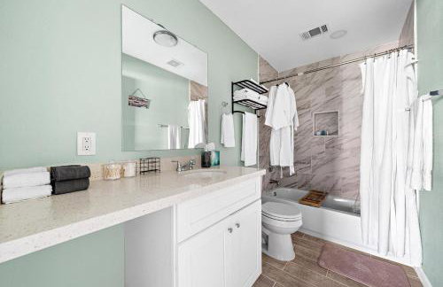 Cozy Home Nr Beach Pier Games WiFi Yard BBQ - Foto 21