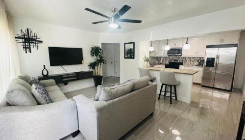 House Aurora next to Bush Gardens - Foto 3