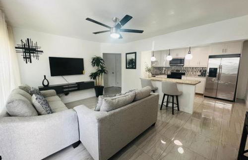 House Aurora next to Bush Gardens - Foto 3