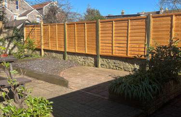 Stylish 2Bed Ground Floor Flat with Private Garden - Photo 27