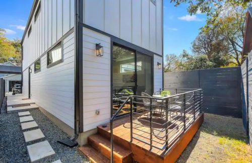 3BR 3BA Heart of SoCo, Private Deck Steps to Shops by Austin Vacay - Foto 20