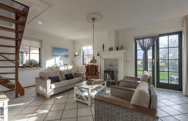 Beautifully Situated Luxury Villa on the Water - Foto 58