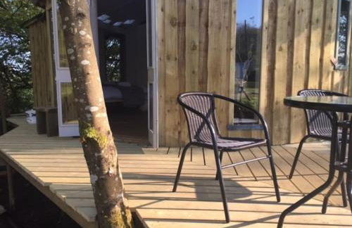 The Roundhouse - Unique space nestled in the trees - Photo 7