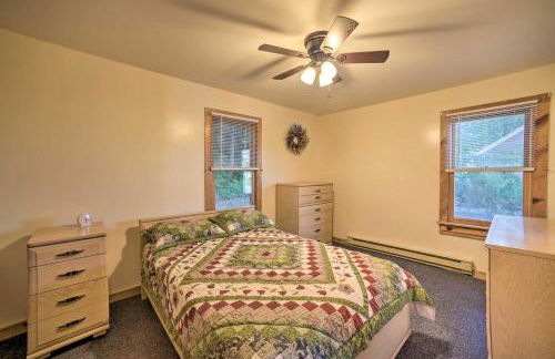 Riverfront Escape with Dock 19 Mi to Saratoga! - Foto 14