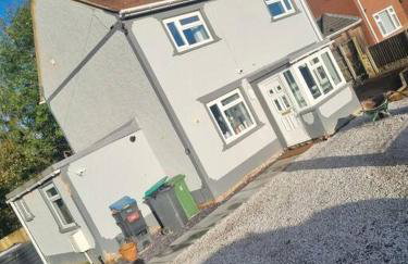 3 Bed Detached House & Hot Tub - Foto 2