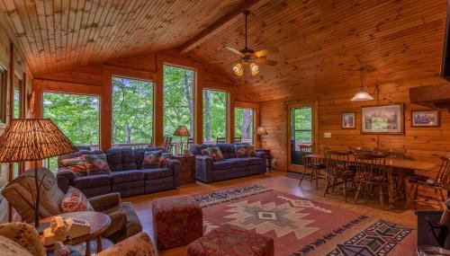 Bucky's Hideaway - Photo 4