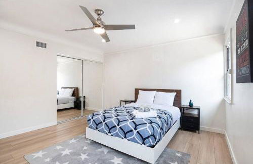 Updated 3-Bedroom LA Home with Backyard, BBQ & Family-Friendly Amenities - Photo 39