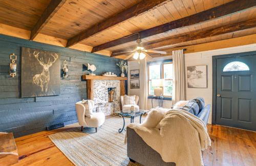 Lovely Gilbertsville Cabin with Patio, 4 Mi to Water - Foto 3