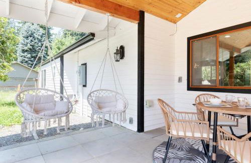 Modern Mountain View Getaway w Huge Outdoor Space - Foto 48