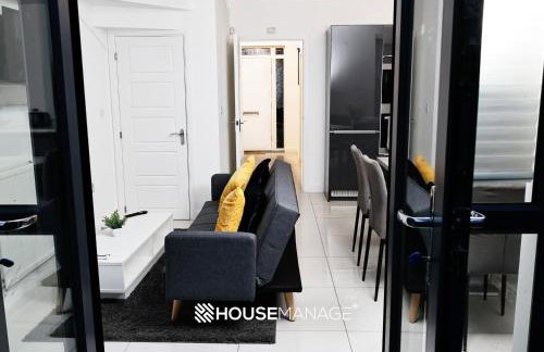 Modern Beautiful 5 bed -Sleeps 13 - Free Parking - Foto 23