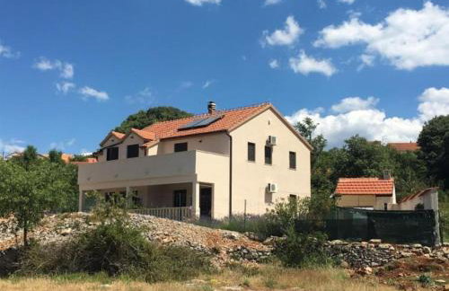 Vikendica Donji Humac - Photo 23