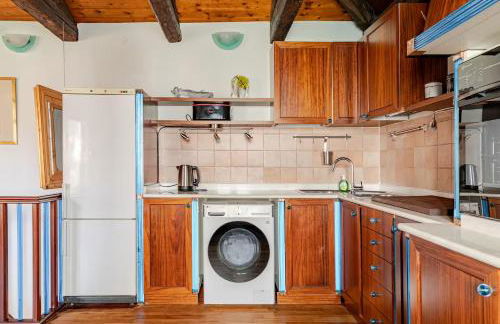 Murano Glass Residence - Photo 13