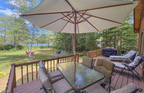 Private Lakefront and Boat Launch! Maine Family Home - Foto 1