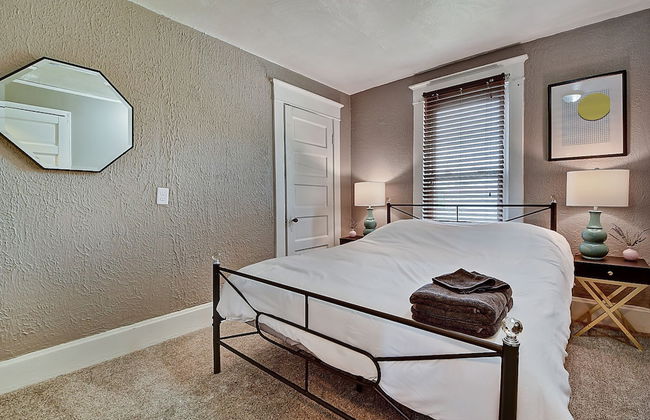 Designer House 5BR! Steps to Downtown/Fountain Sq! - Photo 4