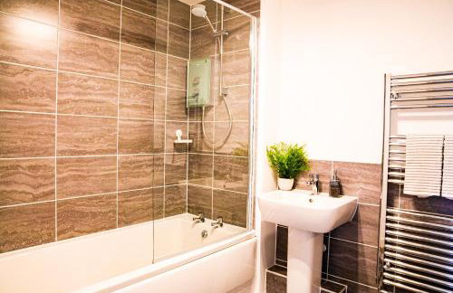 A luxury 2 bedroom apartment with 2 free parking - Foto 12