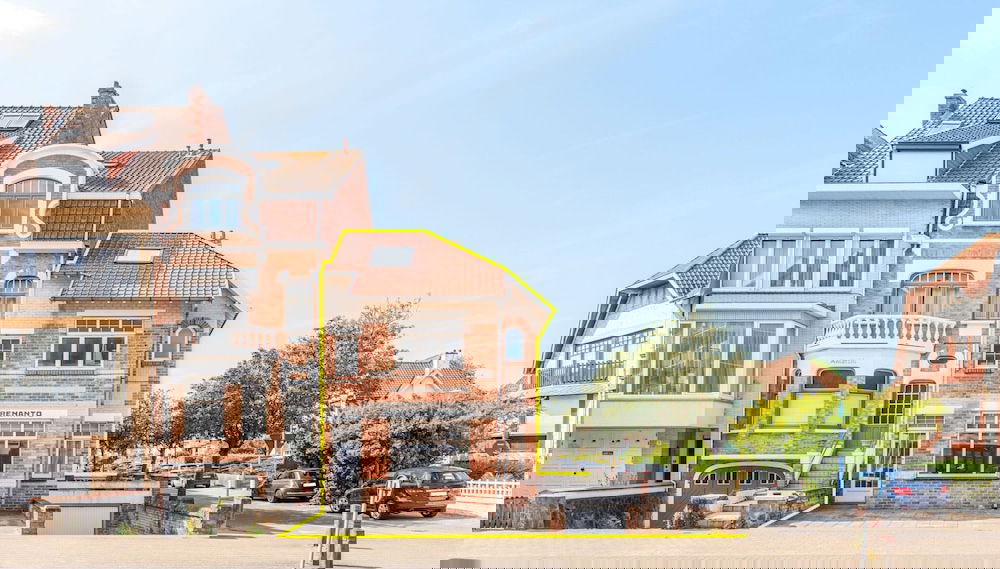 Coastal Villa in Center, 400m From the Sea - Foto 1, Imagen principal