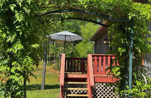 Charming Waterfront Cottage Getaway - Foto 40