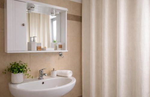 Derveni Seaside Apartments - Deluxe Sea View Penthouse Jacuzzi-BBQ & Groundfloor Garden View Apartment - Foto 31