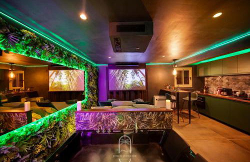 Jungle Love Room Balnéo/cinéma By HC - Foto 13