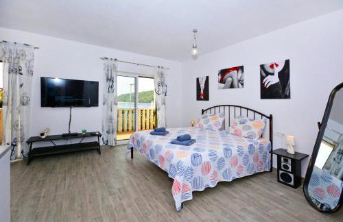 Sea View Luxury Apartments, ALA DA - Photo 7