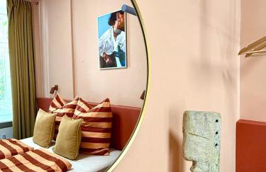 Poets Place Design Apartment in Kreuzberg - Photo 5