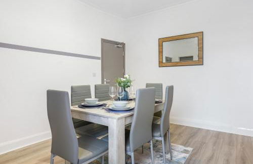 Contractor Luxury Home - Long Stays - 4 Bedrooms - Sleep 8 - Zip & Link Beds - Ultra Fast WiFi - Free Parking - Foto 8