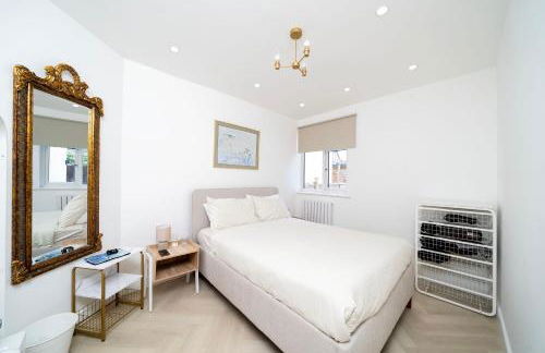 Newly Refurbished Two Bedroom Garden Flat - Sleeps 6 - Foto 9