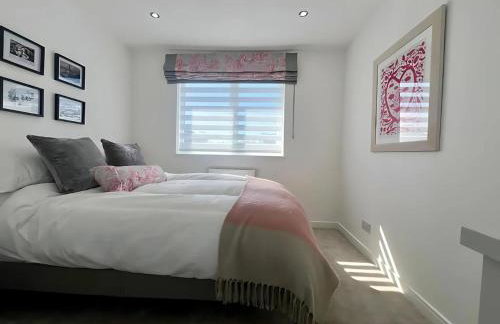 Dunmuir House 4 Bedroom 2 bathroom House & Garden in Denny - Photo 23