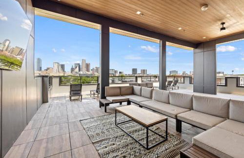 New suite with full Kitchen and Livingroom Dallas - Photo 40