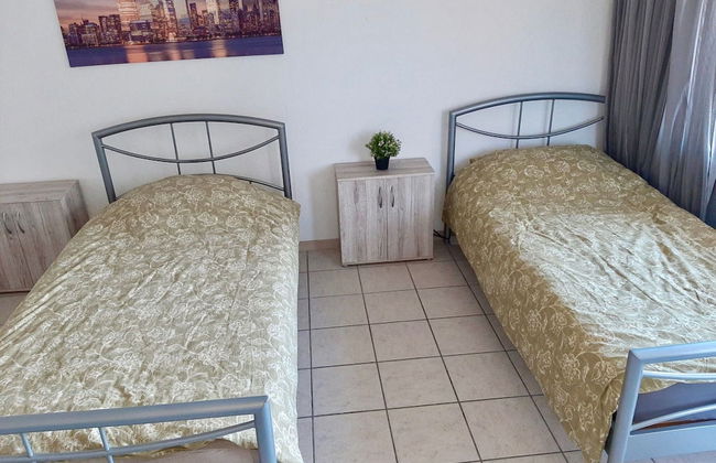 Apartment With Balcony, Neuss - Foto 2