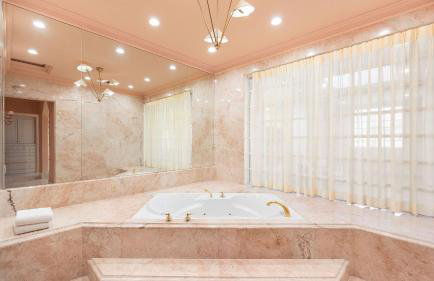 The Pond Estate by Avantstay Maximalist Designer Compound w/ 2 Casitas, Indoor + Outdoor Pools, Tennis Court, & Gorgeous Mountain Views 12k Sqft - Foto 71