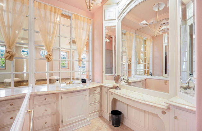 The Pond Estate by Avantstay Maximalist Designer Compound w/ 2 Casitas, Indoor + Outdoor Pools, Tennis Court, & Gorgeous Mountain Views 12k Sqft - Foto 35