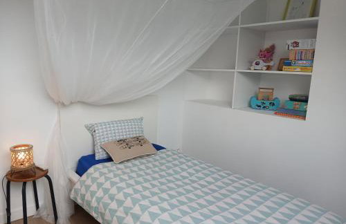 Loft avec jardin au bord de l'eau au rdc d'une ancienne école - Foto 10