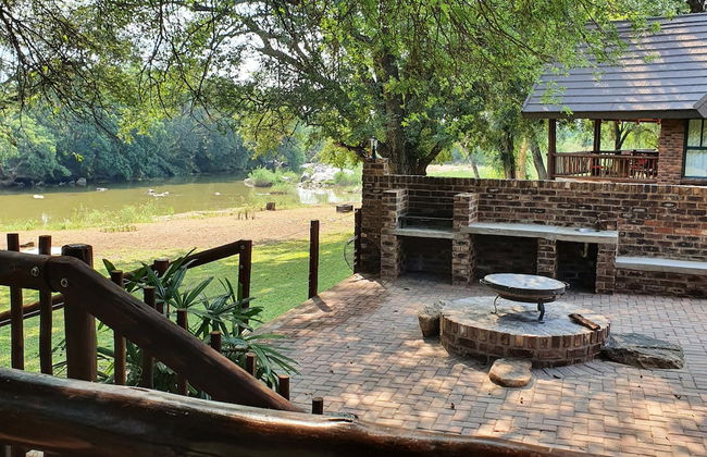Ekuthuleni River Front Chalets - Photo 20
