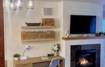 Lakeside luxury with hot tub and pool - Foto 58