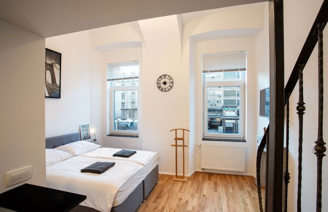 Rhino Studios - Photo 5