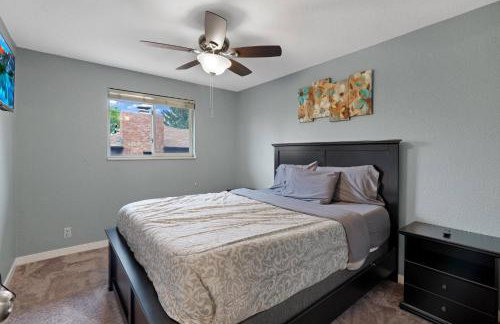 Arvada Retreat + 6 BD + Movie Theater - Photo 21