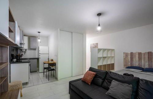 Parisian Chic & Spacious Studio with Parking - Foto 4