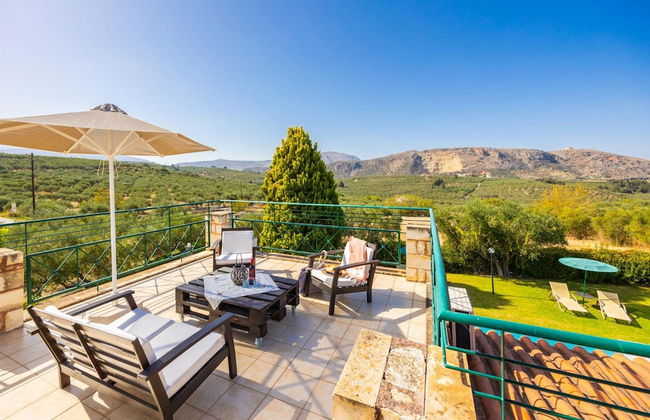 Villa Dimitris Large Private Pool Walk to Beach Sea Views A C Wifi Car Not Required Eco-frien - 1923 - Foto 31