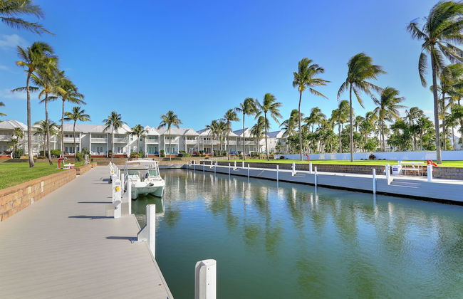 Waterfront Luxury Villa With Sunset Views And Boat Slip 3 Bedroom Townhouse by RedAwning - Photo 29