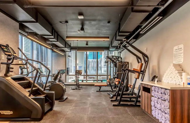 Designer Studio Downtown Miami with Rooftop Pool and Gym - Foto 20