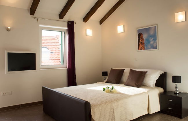 Split Oasis Apartments - Photo 10